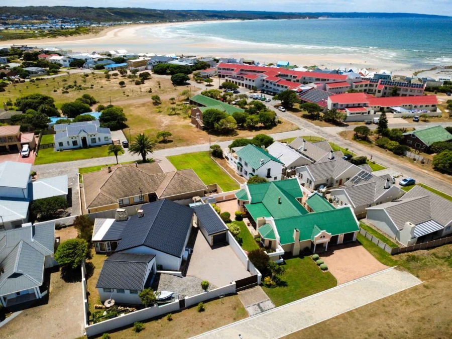4 Bedroom Property for Sale in Stilbaai Wes Western Cape
